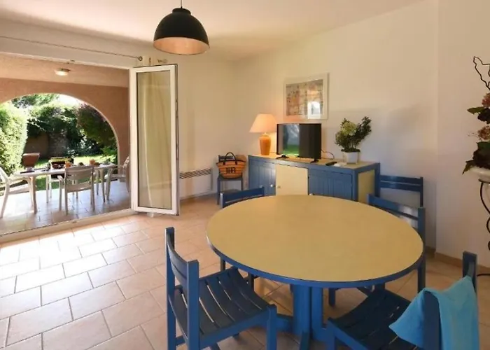 Les Chenes شقة فندقية