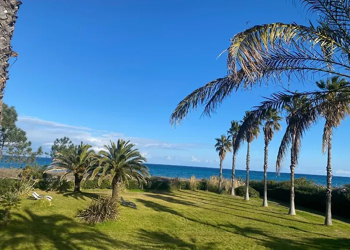 Les Chenes 4* بورجو