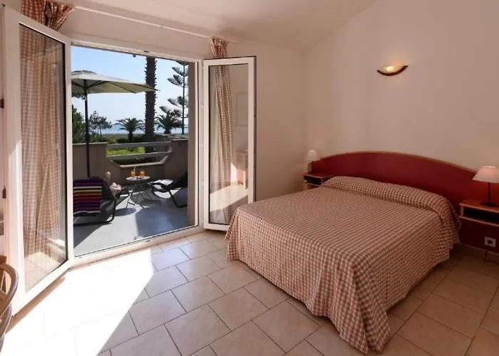 Апарт-отель Les Chenes